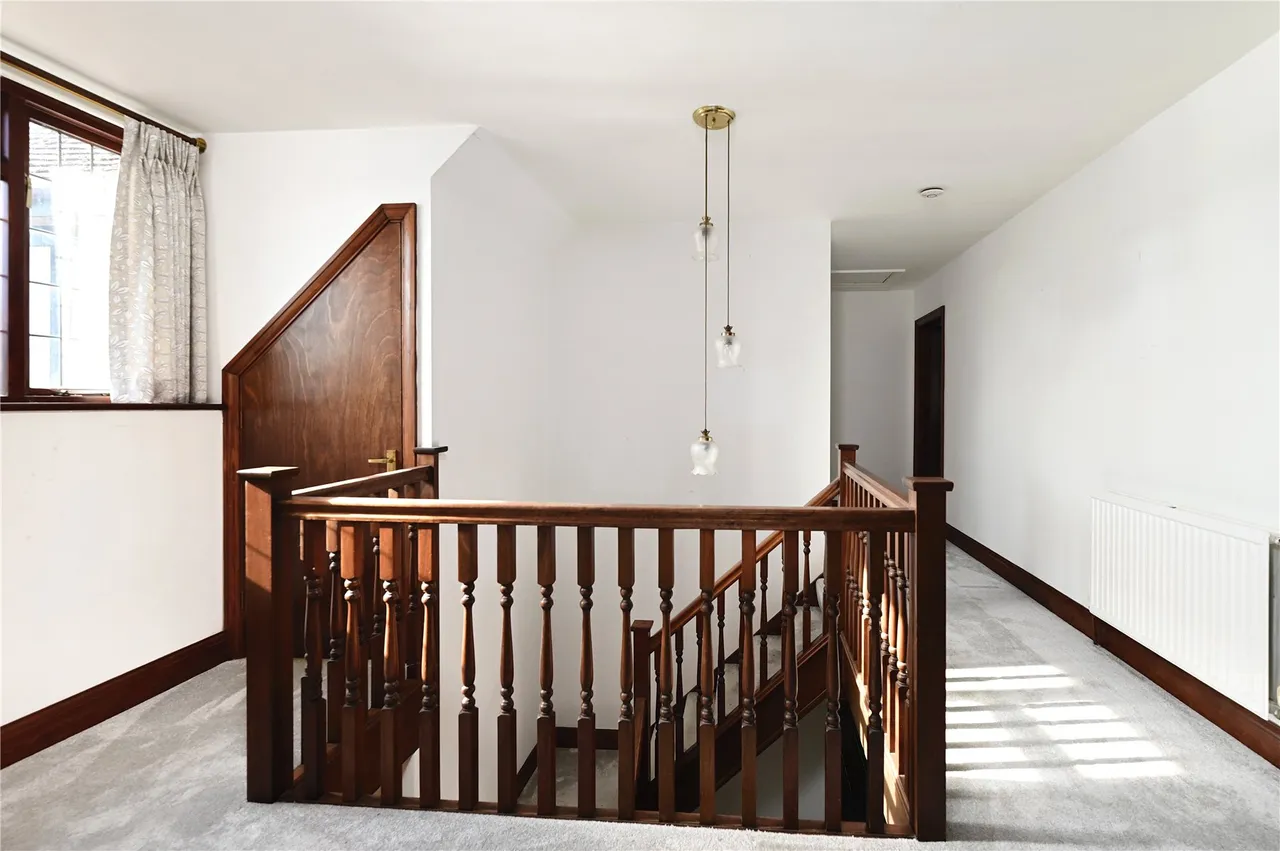 Thames Side, Staines, TW18, photo 15