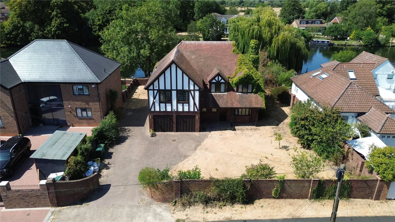 Thames Side, Staines, TW18, photo 23