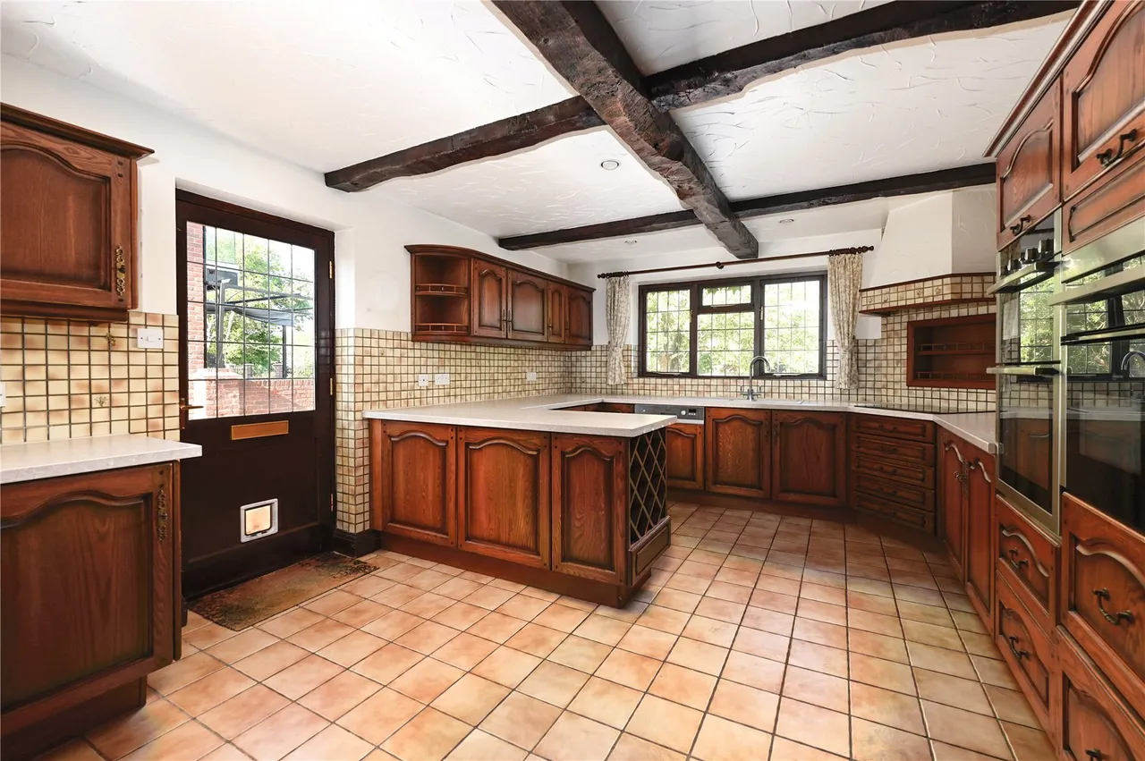 Thames Side, Staines, TW18, photo 8