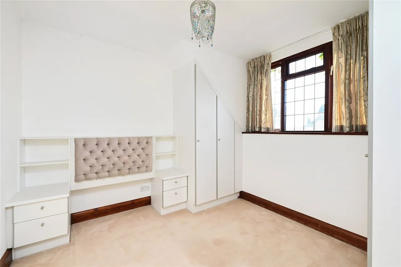 Thames Side, Staines, TW18, photo 14