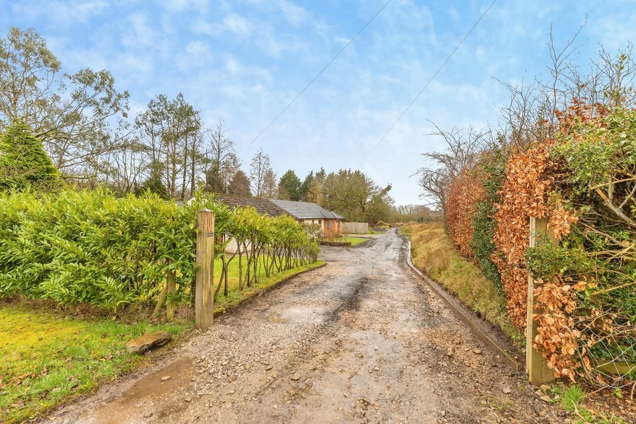 Back Lane, Heath Charnock, Chorley, Lancashire, PR6, photo 14