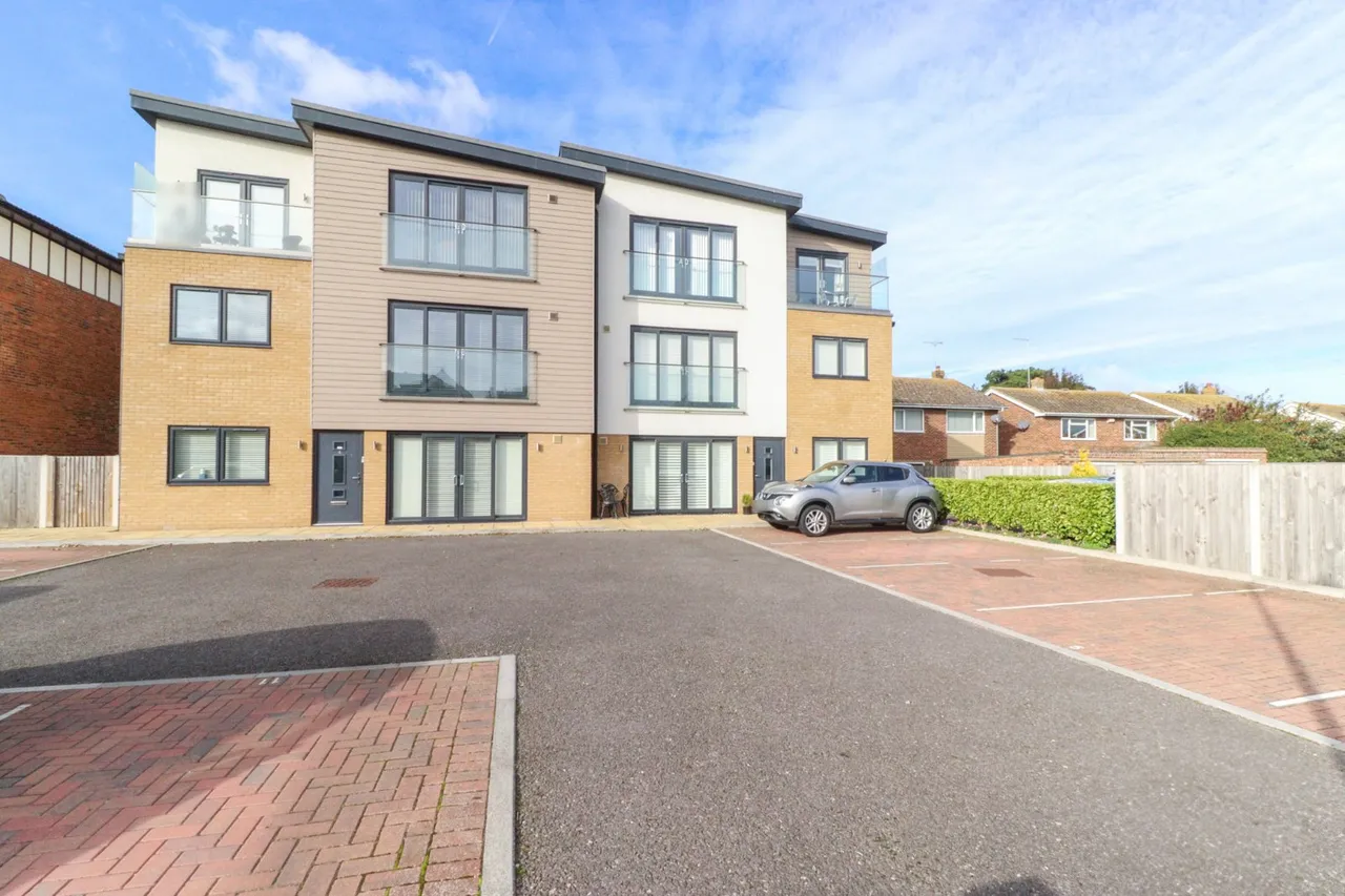 Beach Avenue, Birchington, CT7, photo 13