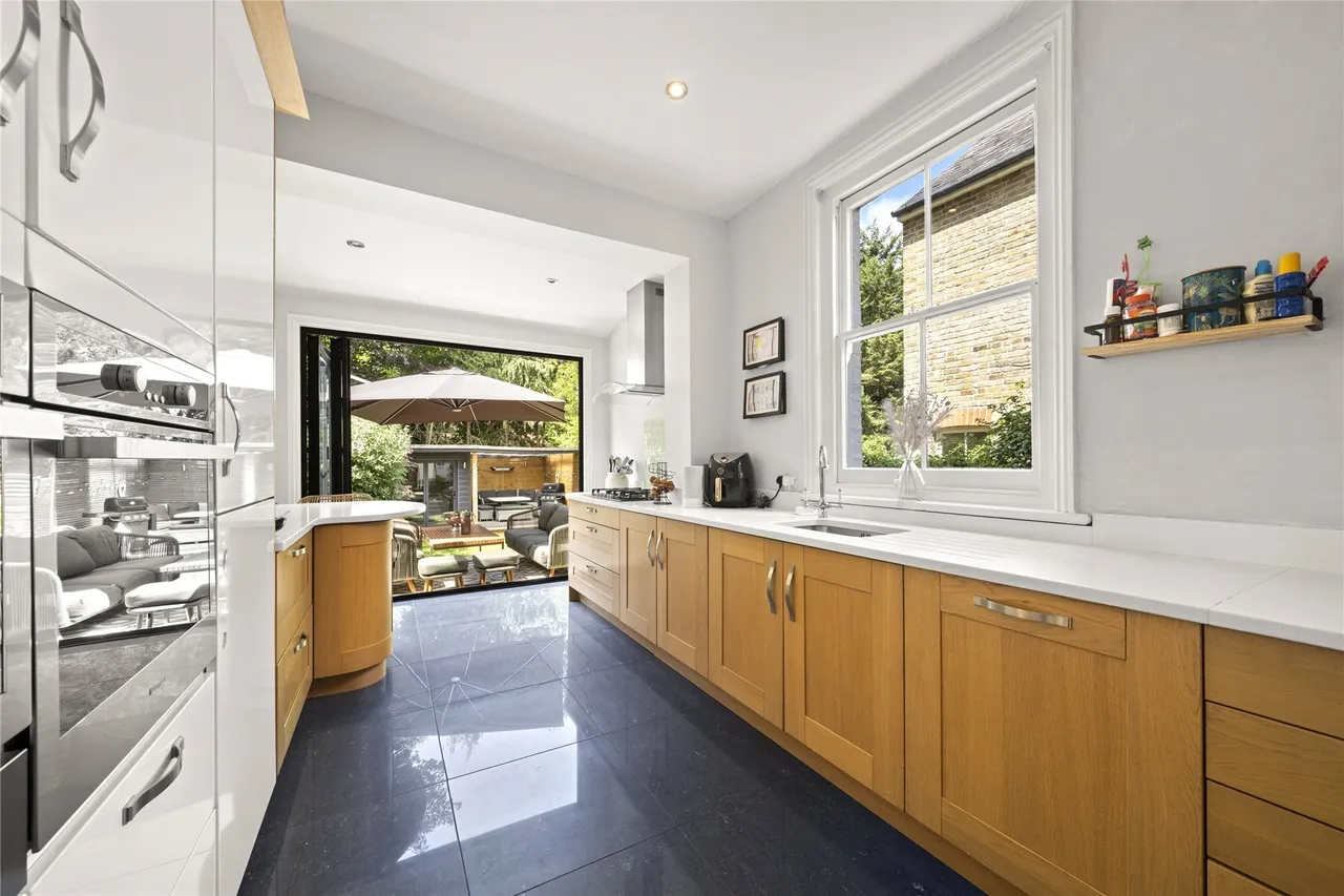 Wolsey Road, Esher, Surrey, KT10, photo 8