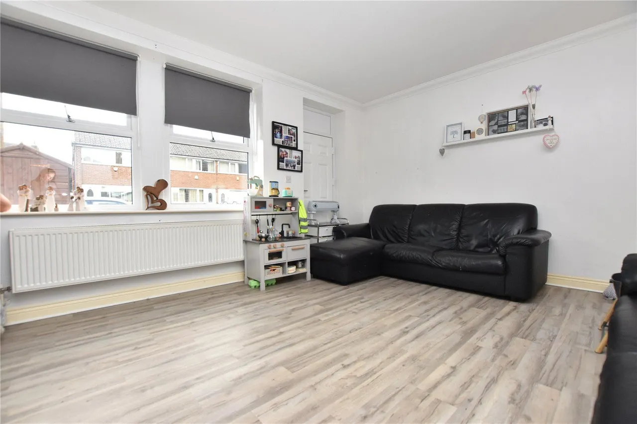 Park Mews, Morley, LS27, photo 3