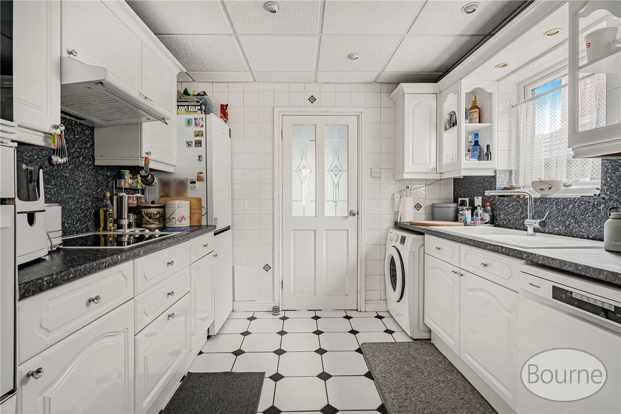 Cranmore Road, Mytchett, GU16, photo 4