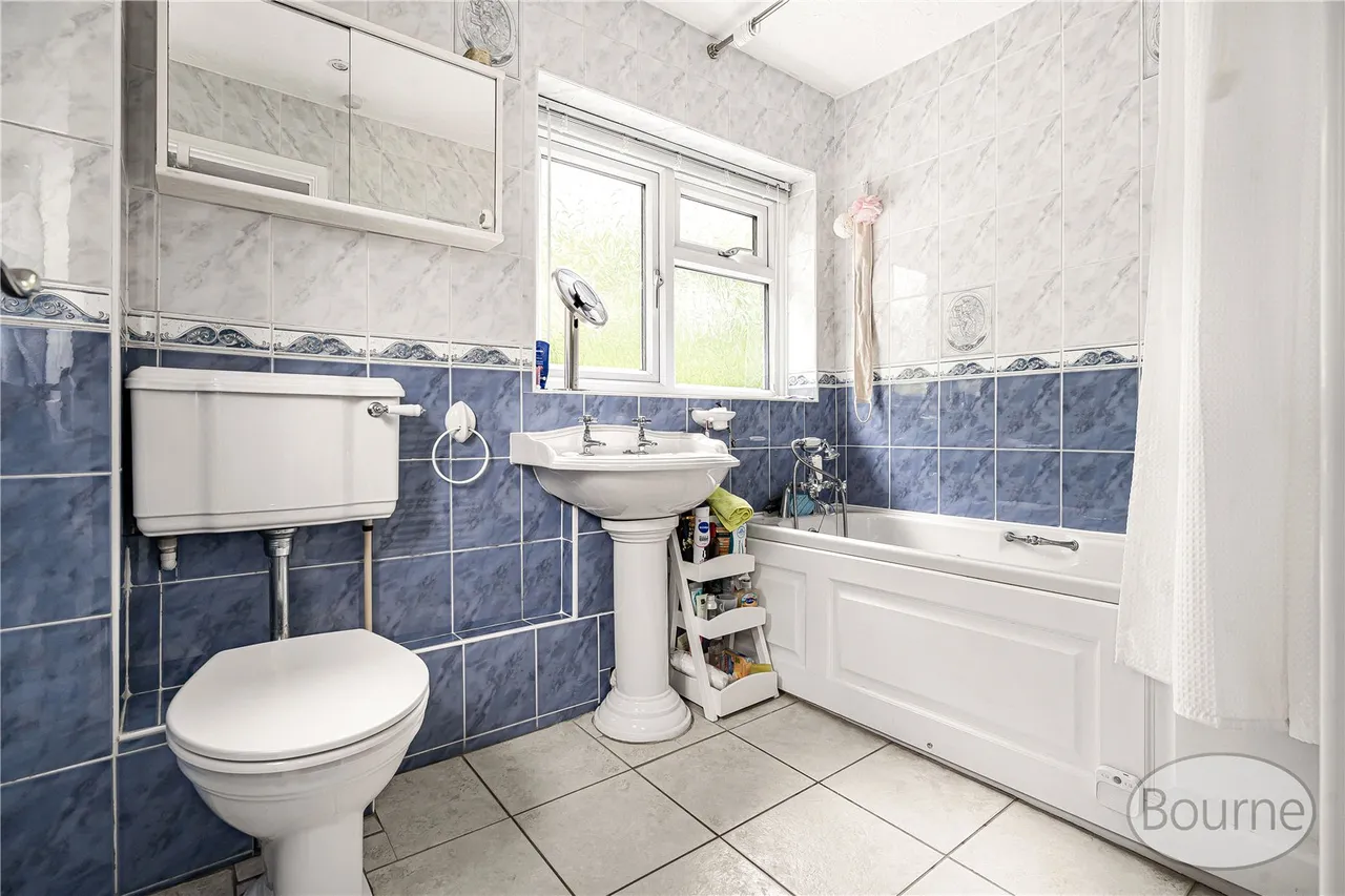 Cranmore Road, Mytchett, GU16, photo 8