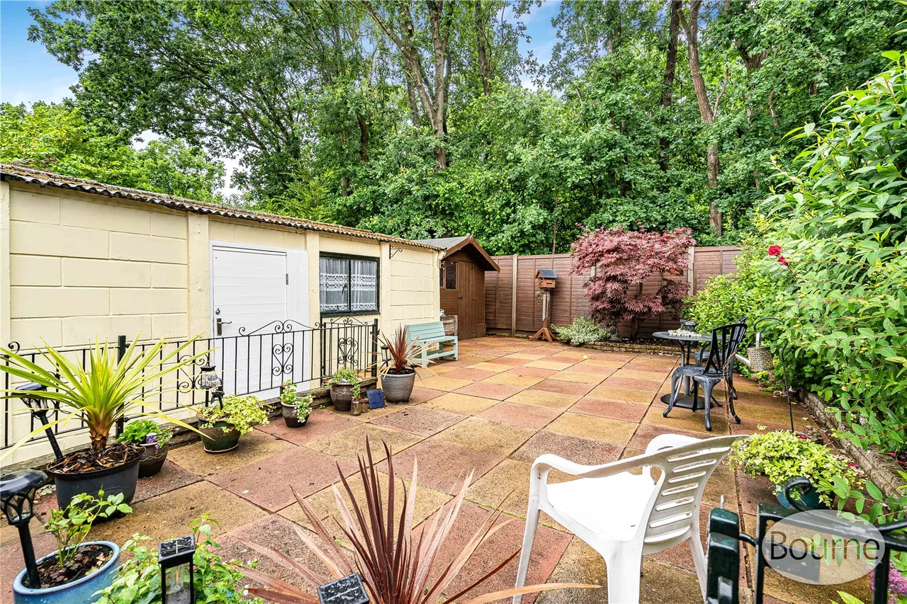 Cranmore Road, Mytchett, GU16, photo 9