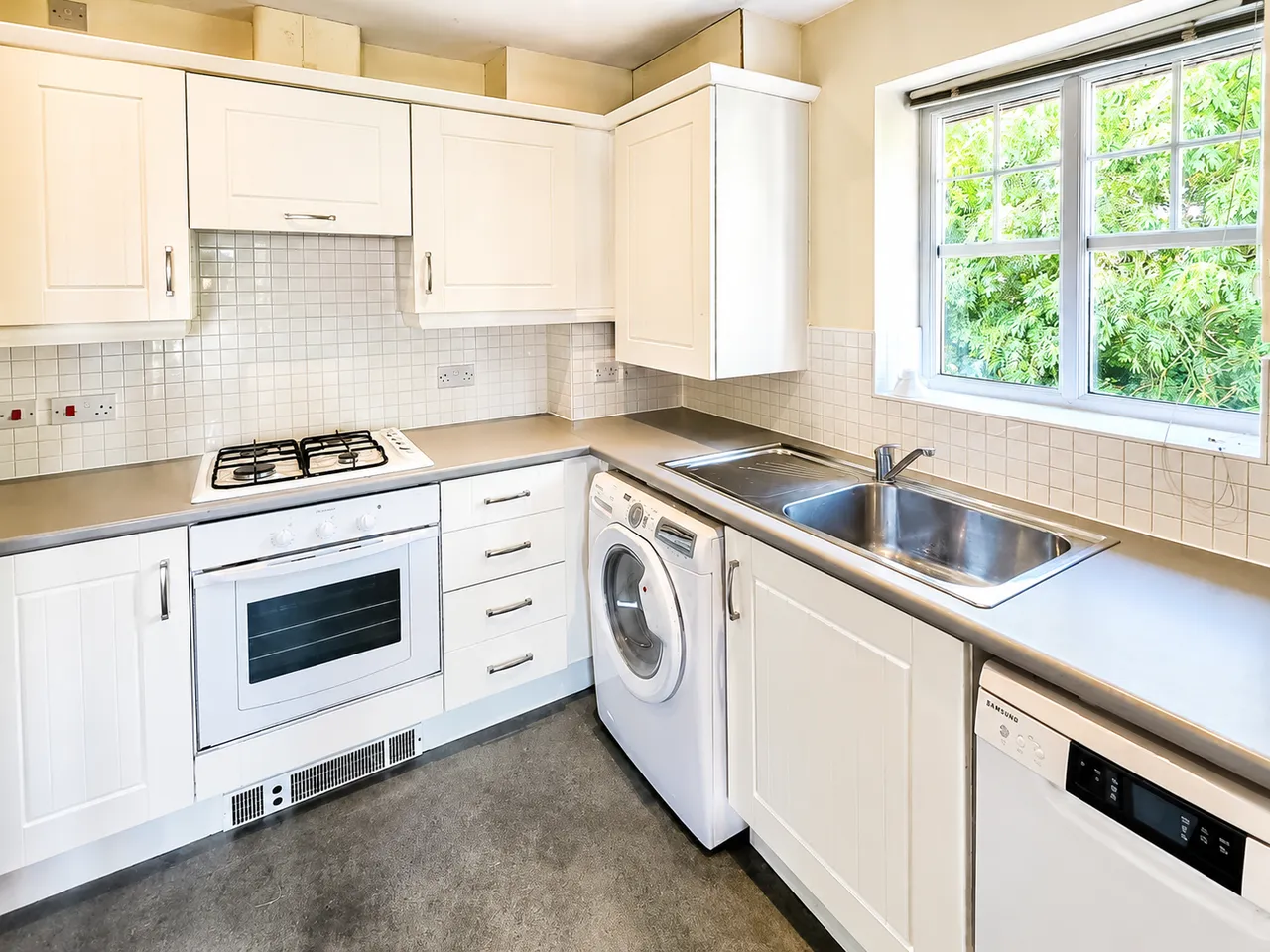 Sandringham Place, Hartford, CW8, photo 4