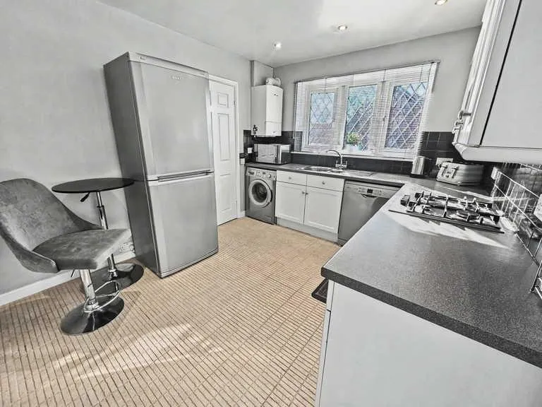 Houghley Close, Macclesfield, SK10, photo 4