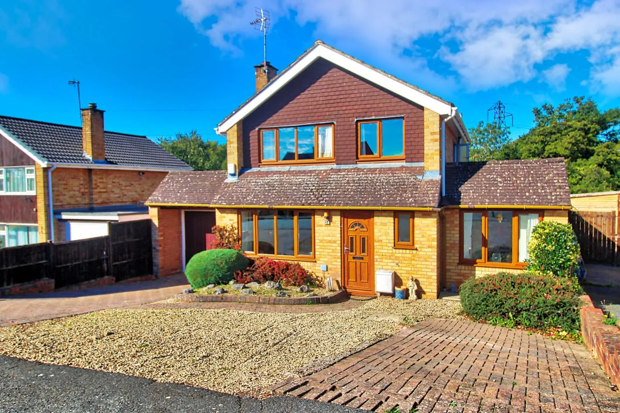 4 bed house for sale, Monarch Drive, Worcester, WR2