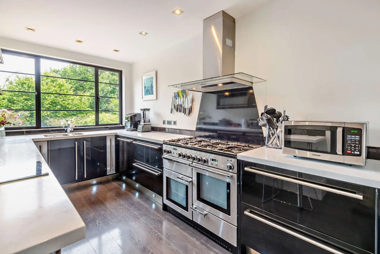 Mill Lane, Headley, GU35, photo 8