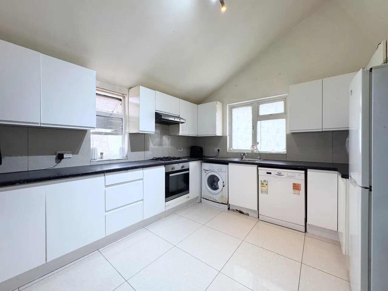 Applewood Close, London, NW2, photo 8