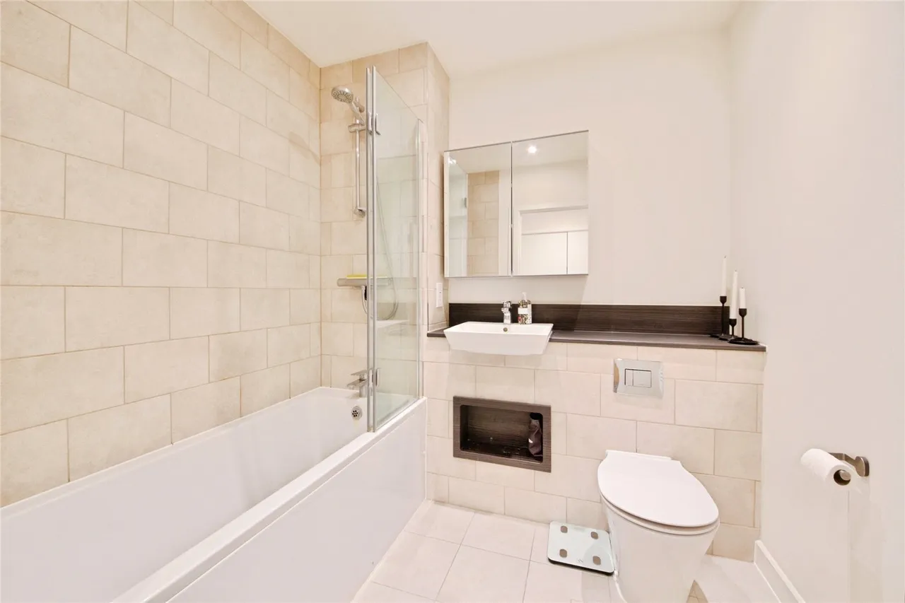 Bittacy Hill, London, NW7, photo 5