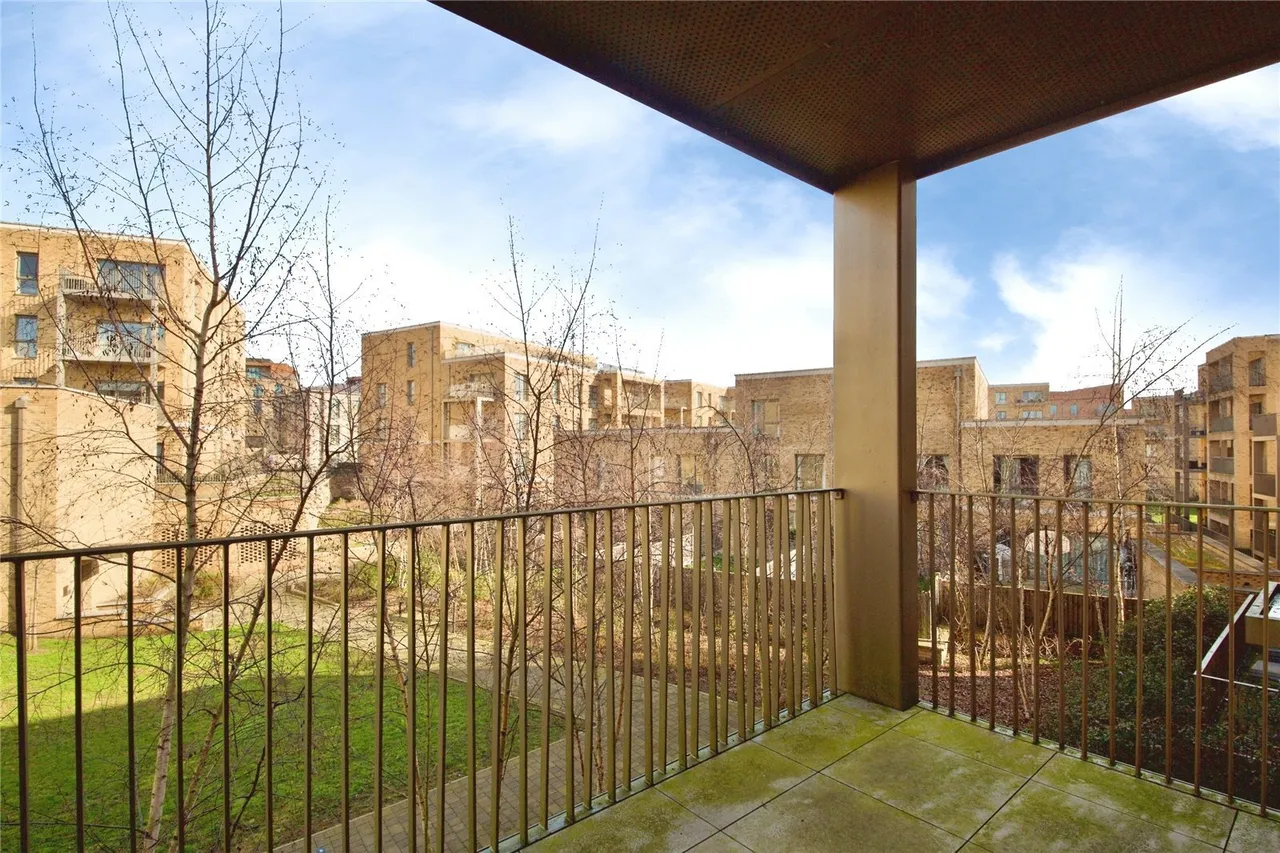 Bittacy Hill, London, NW7, photo 2