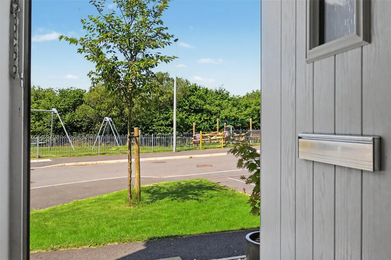 Catkins Close, South Molton, EX36, photo 9