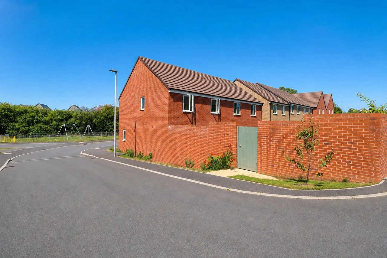 Catkins Close, South Molton, EX36, photo 20