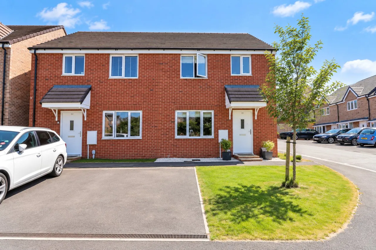3 bed house for sale, Catkins Close, South Molton, EX36