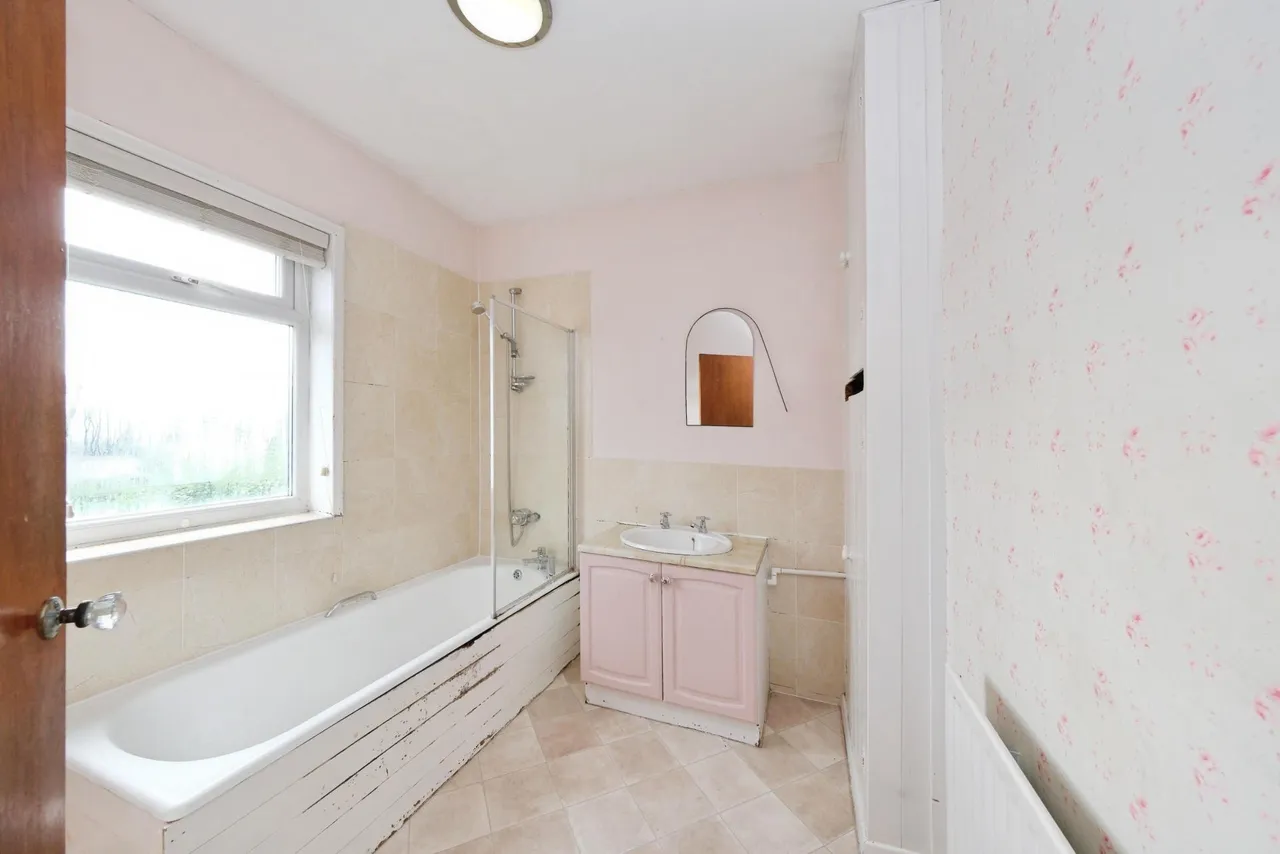 Bostocks Lane, Risley, DE72, photo 15