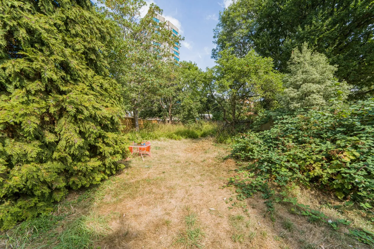 Exeter Road, London, NW2, photo 8