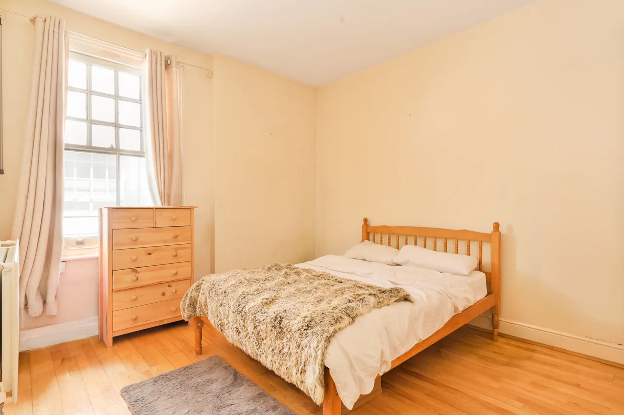 48b Grove Park Gardens, London, photo 5