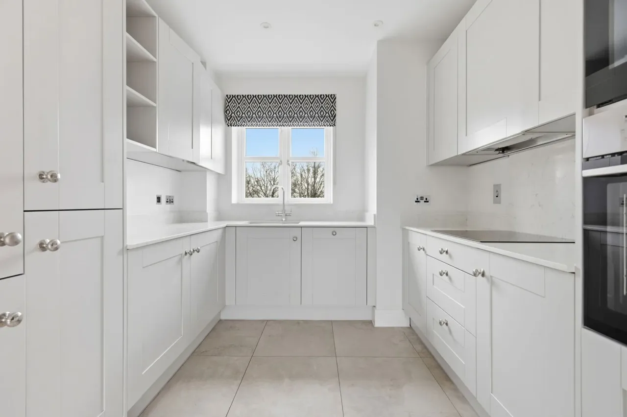 Consort Drive, Leatherhead, Surrey, K..., photo 5