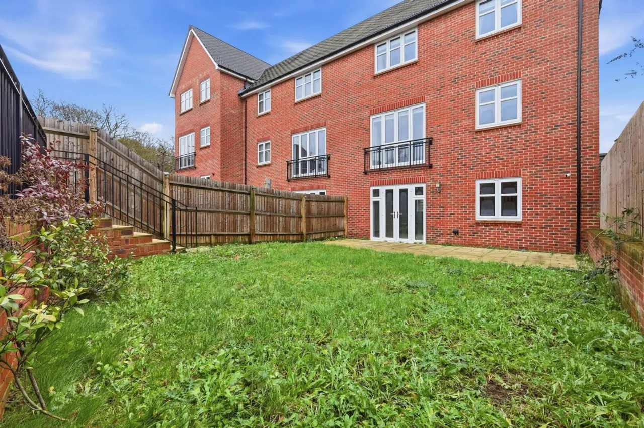 Consort Drive, Leatherhead, Surrey, K..., photo 19