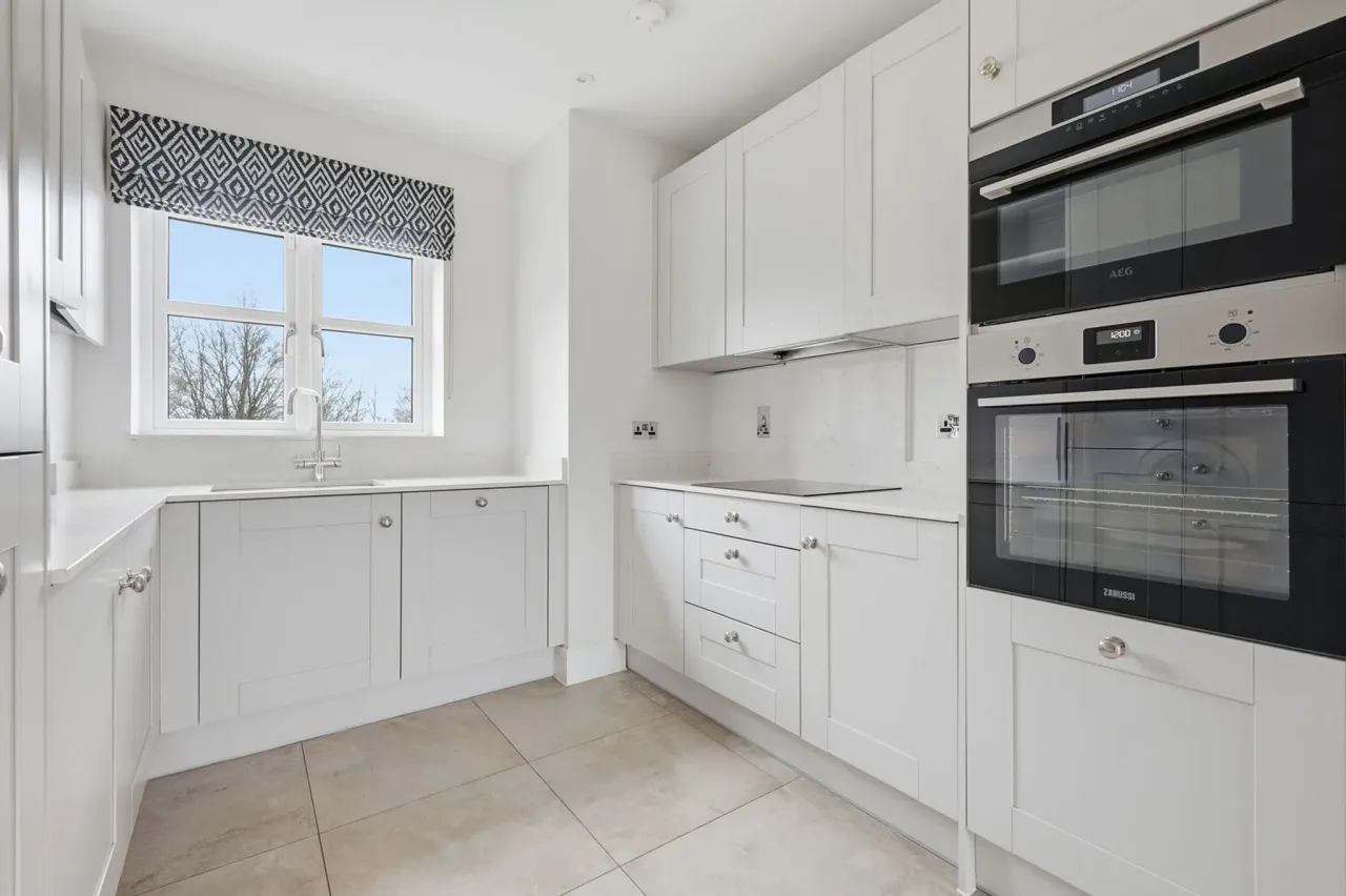 Consort Drive, Leatherhead, Surrey, K..., photo 6