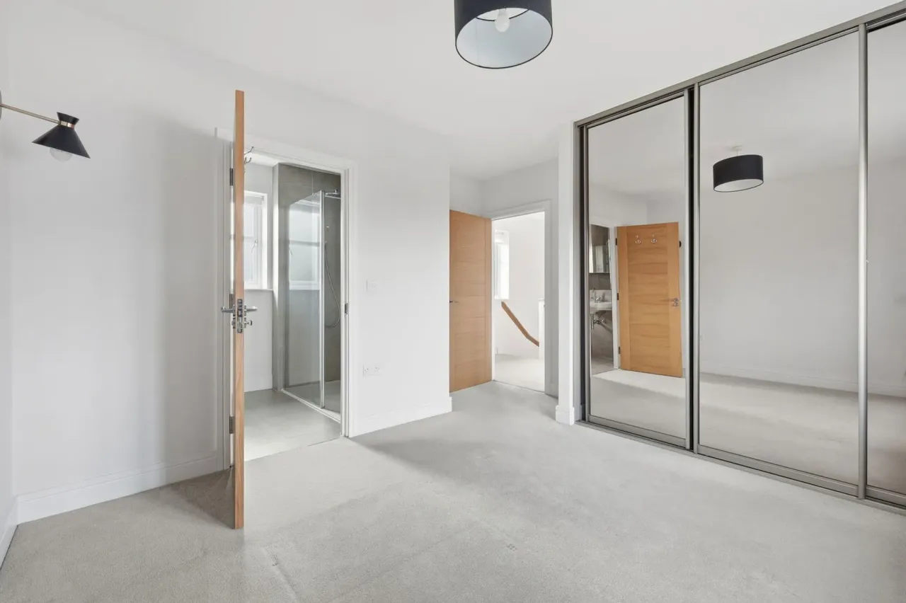 Consort Drive, Leatherhead, Surrey, K..., photo 31
