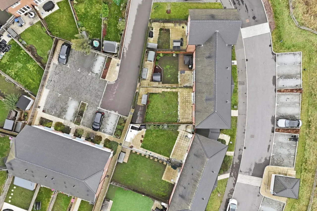 Consort Drive, Leatherhead, Surrey, K..., photo 3