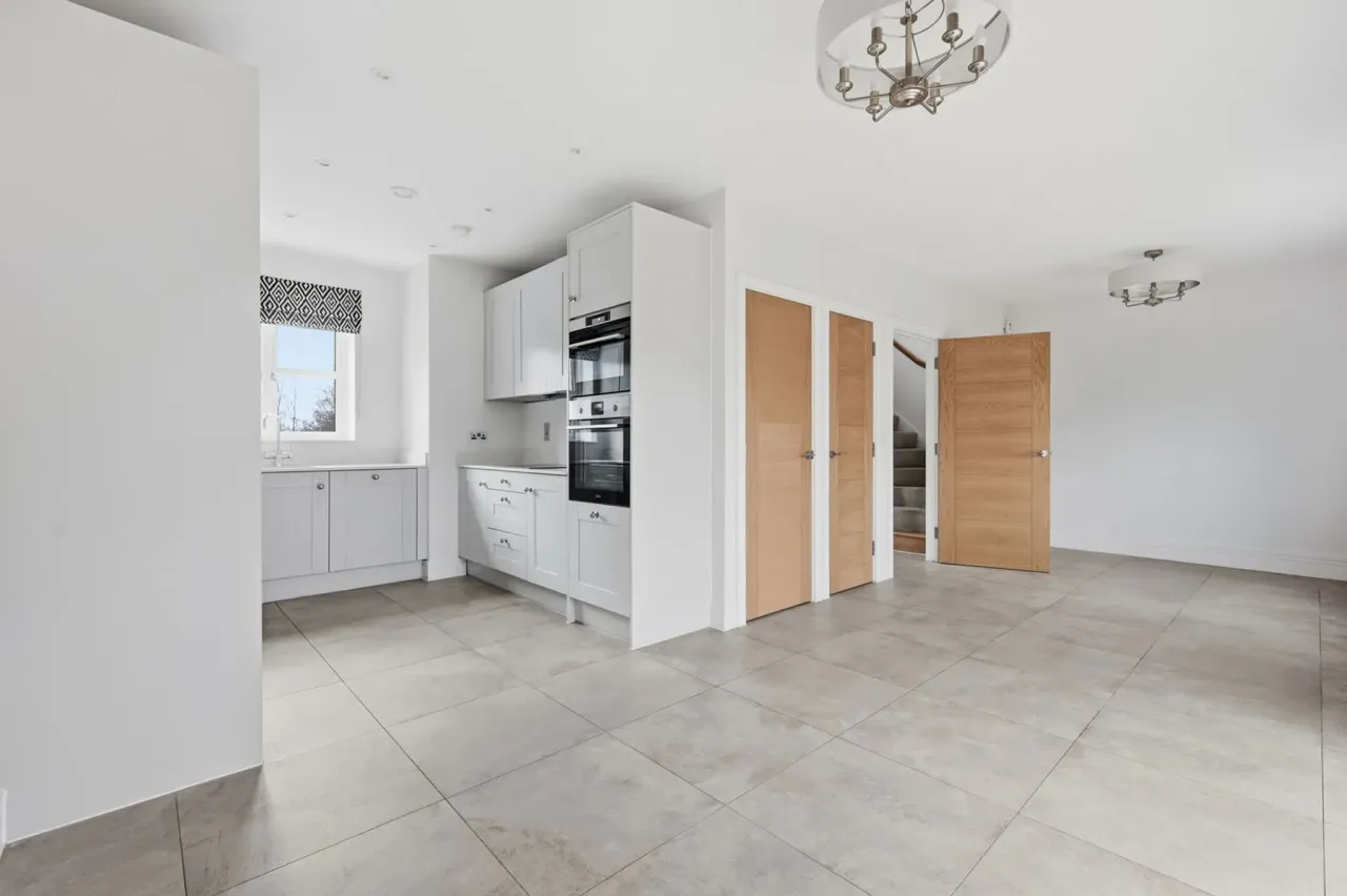 Consort Drive, Leatherhead, Surrey, K..., photo 10
