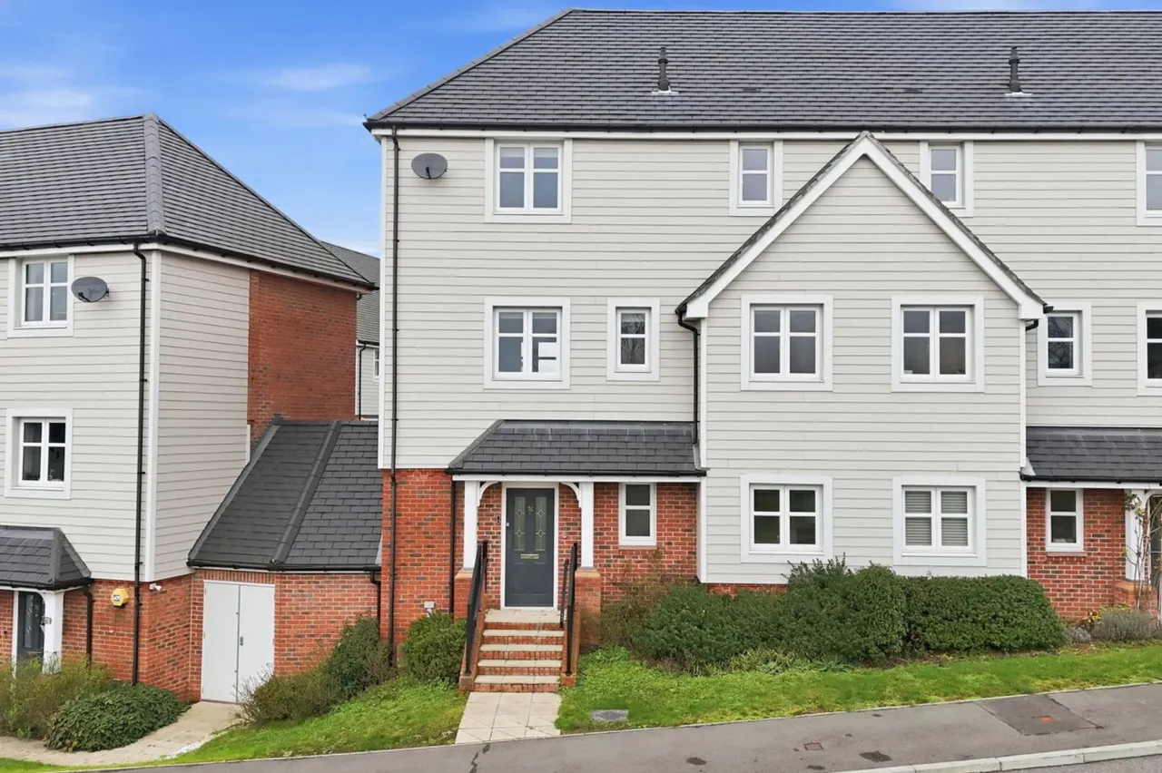 Consort Drive, Leatherhead, Surrey, K..., photo 39