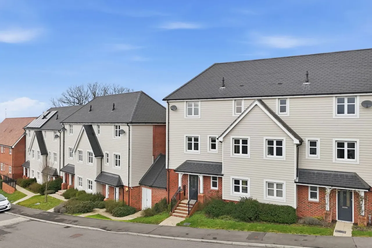 Consort Drive, Leatherhead, Surrey, K..., photo 37