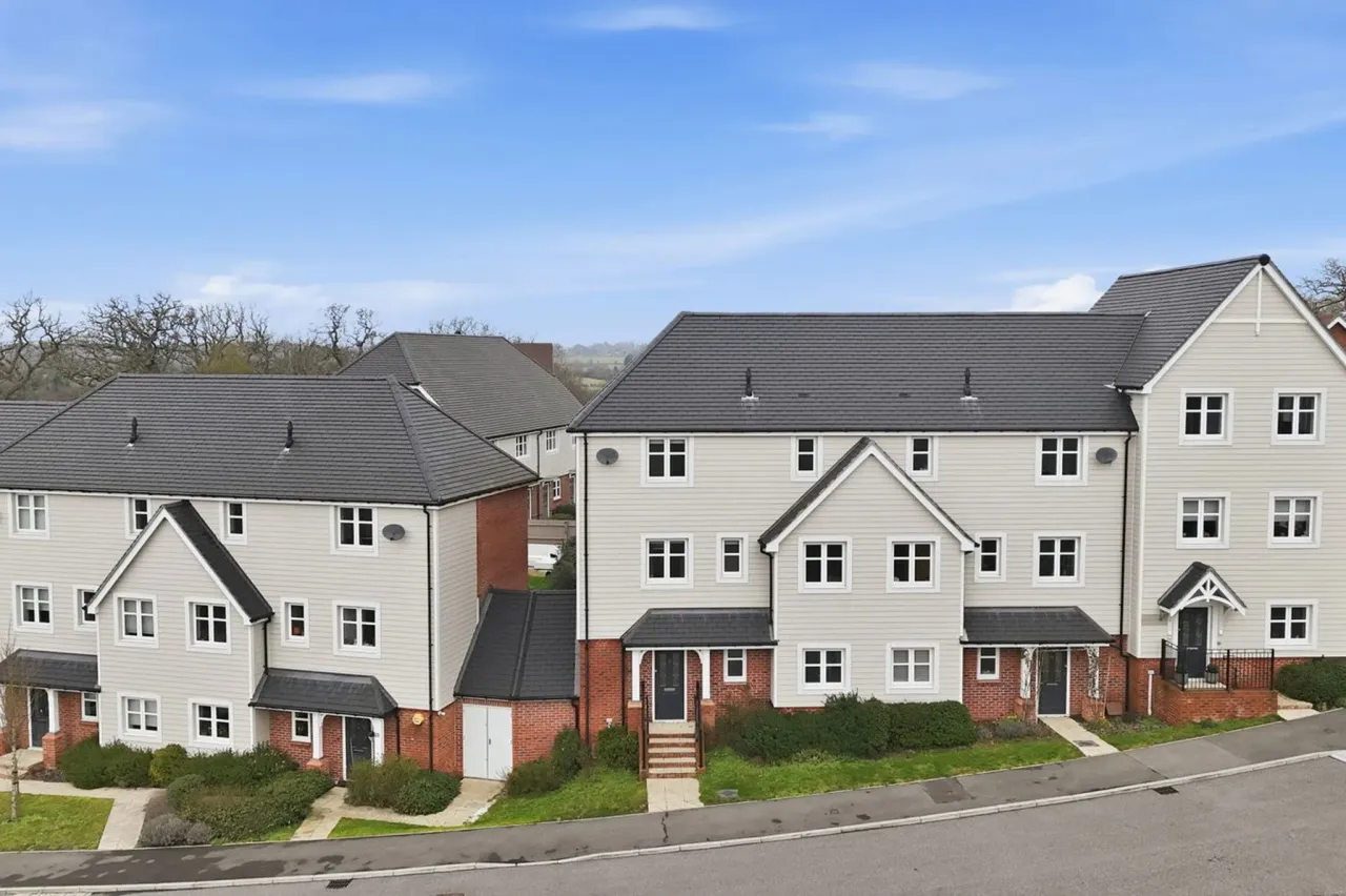 Consort Drive, Leatherhead, Surrey, K..., photo 38