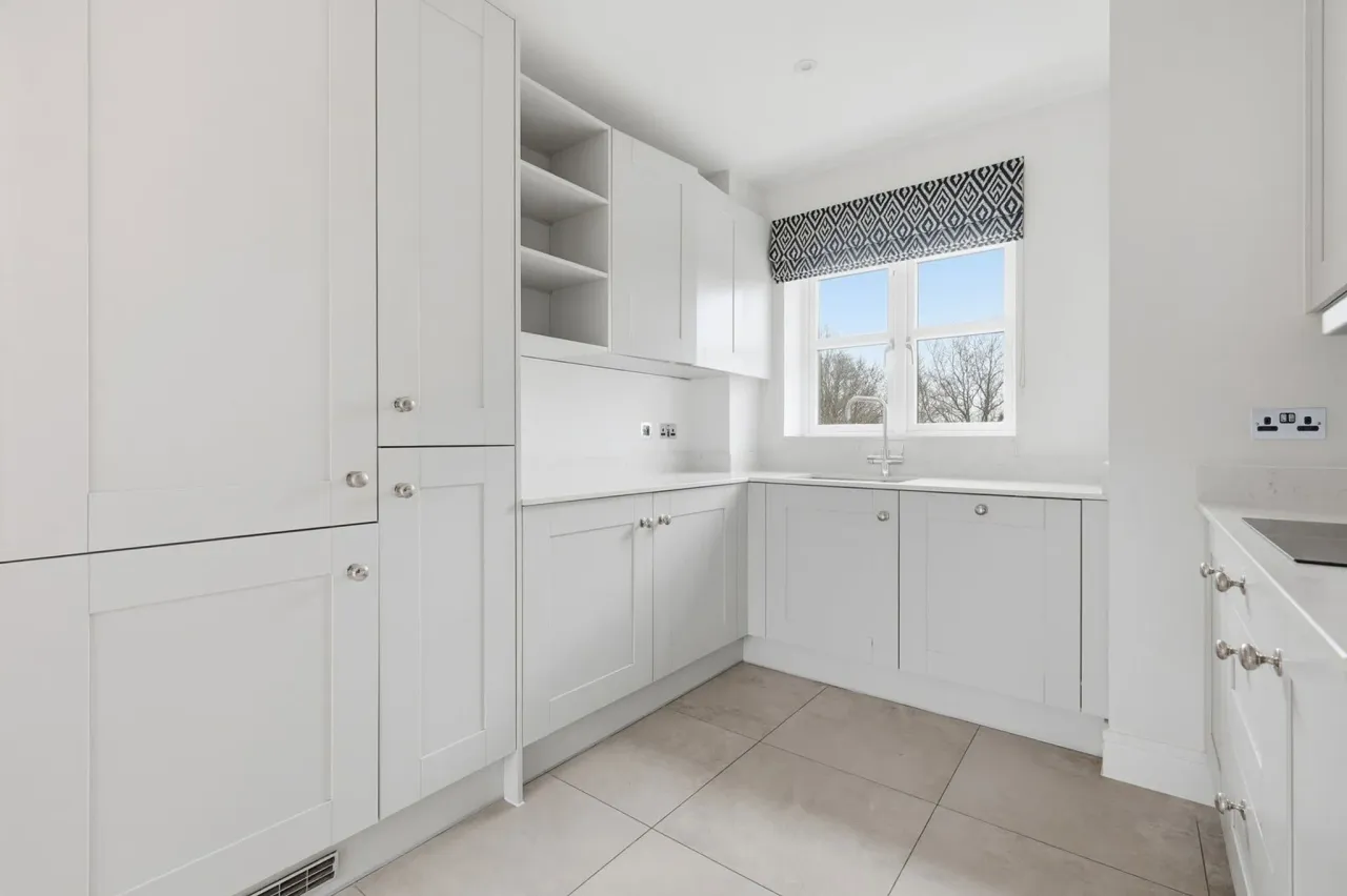 Consort Drive, Leatherhead, Surrey, K..., photo 4