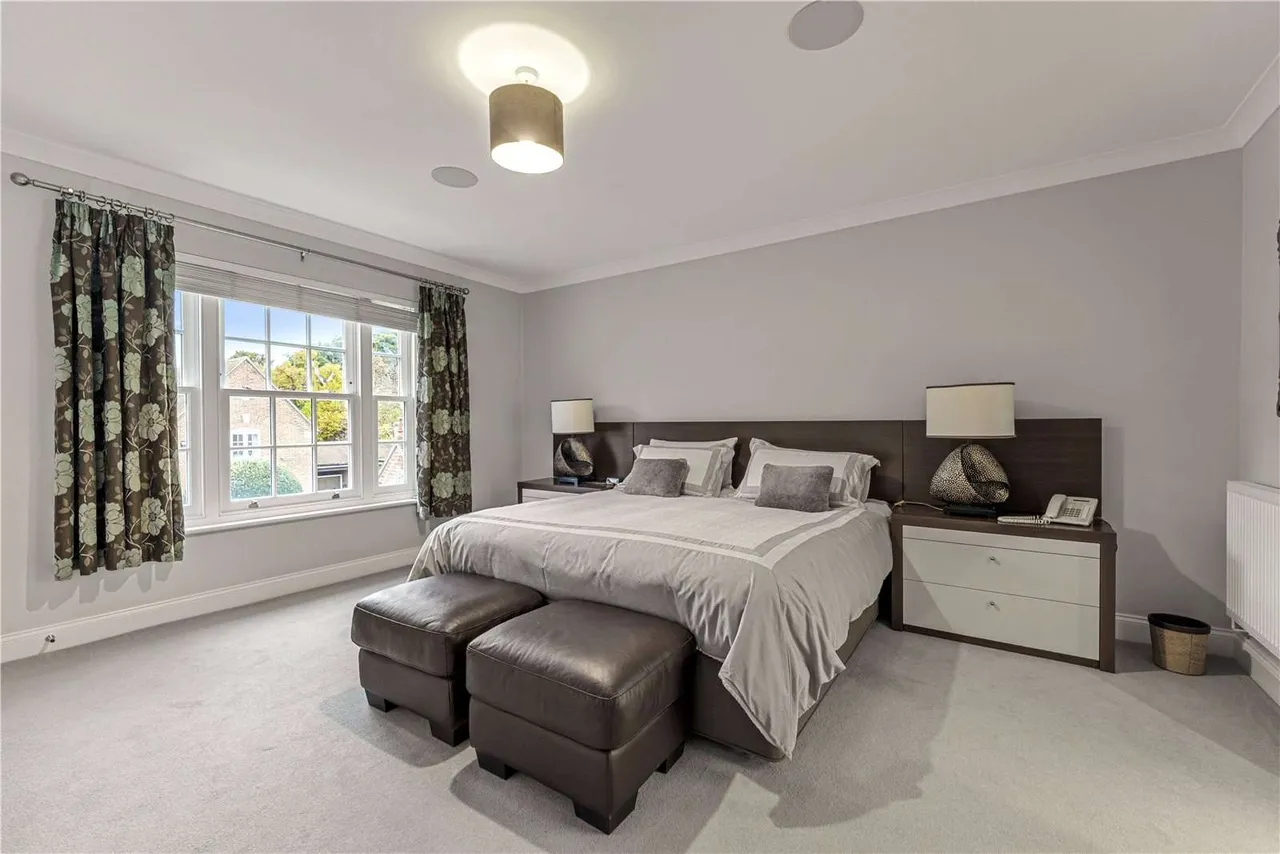 The Close, Odiham, RG29, photo 8