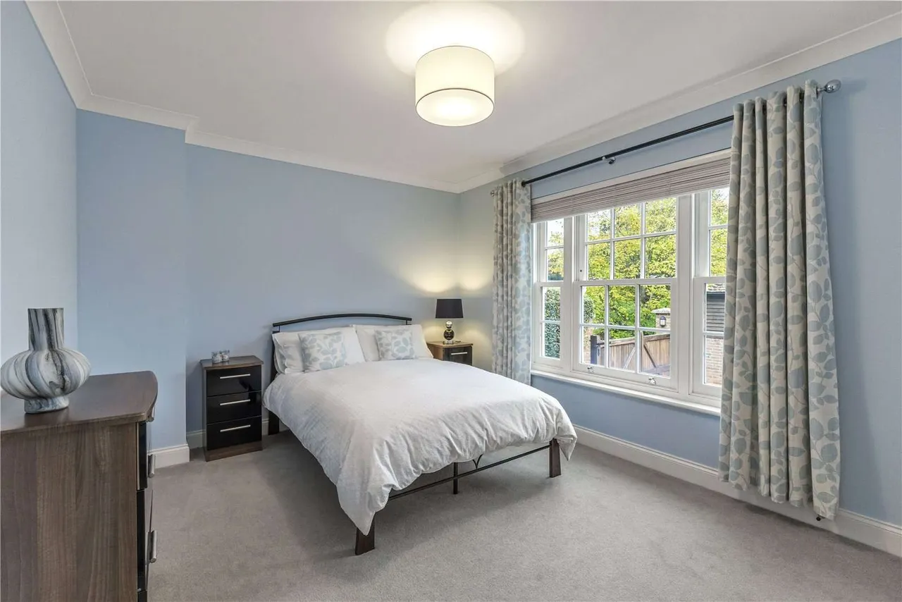 The Close, Odiham, RG29, photo 9