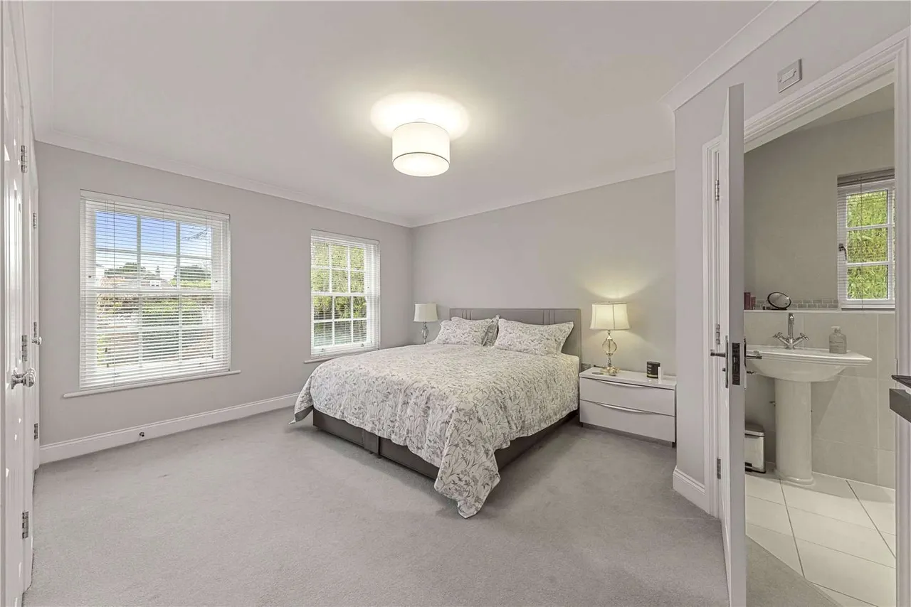 The Close, Odiham, RG29, photo 10