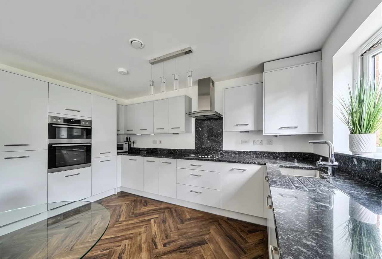 Jenkins Way, Gloucestershire, Frenchay, BS16 2NS, photo 3