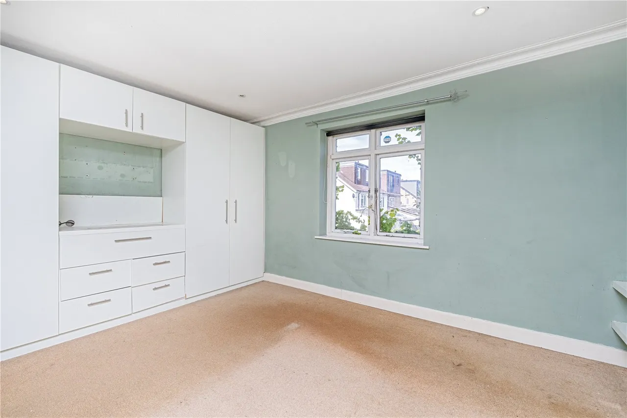 Coombe Road, Hampton, TW12 3PB, photo 4