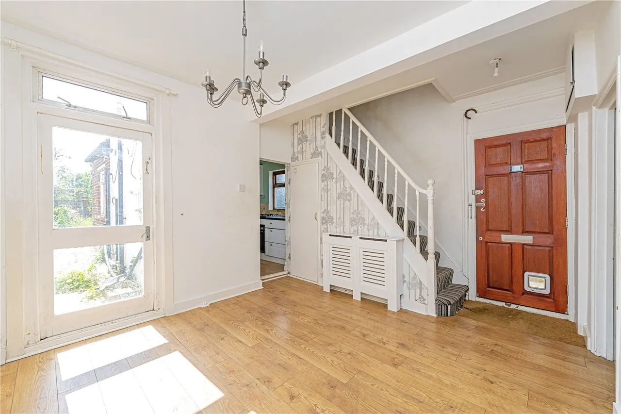 Coombe Road, Hampton, TW12 3PB, photo 3