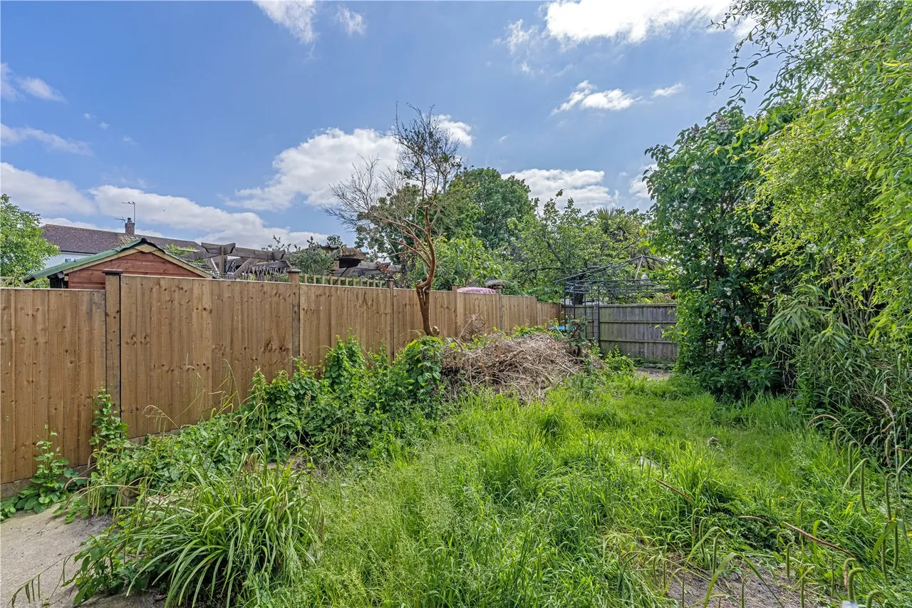 Coombe Road, Hampton, TW12 3PB, photo 7