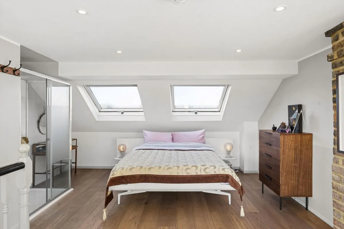 Cochrane Road, London, SW19, photo 18