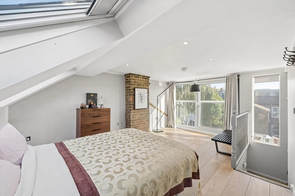 Cochrane Road, London, SW19, photo 16