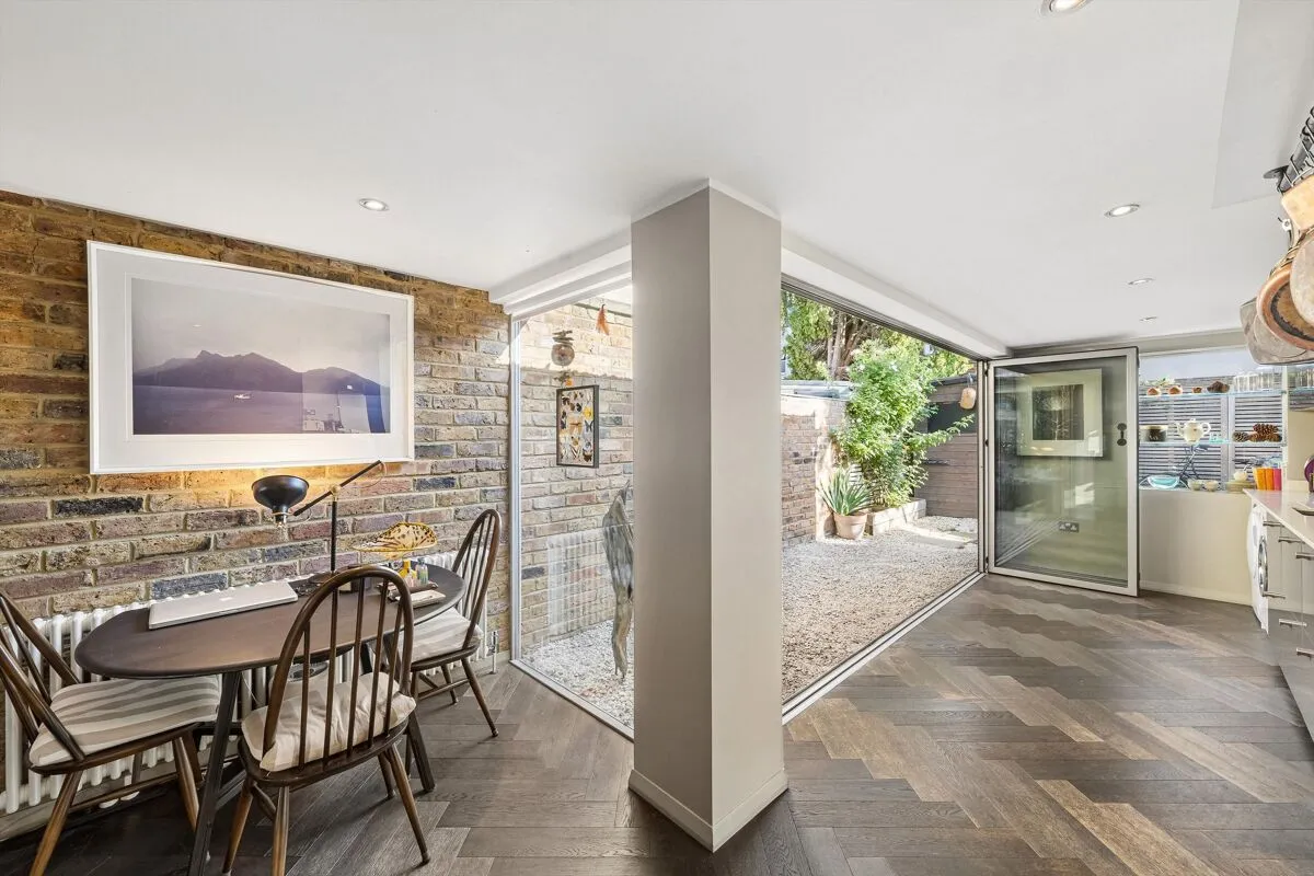 Cochrane Road, London, SW19, photo 8