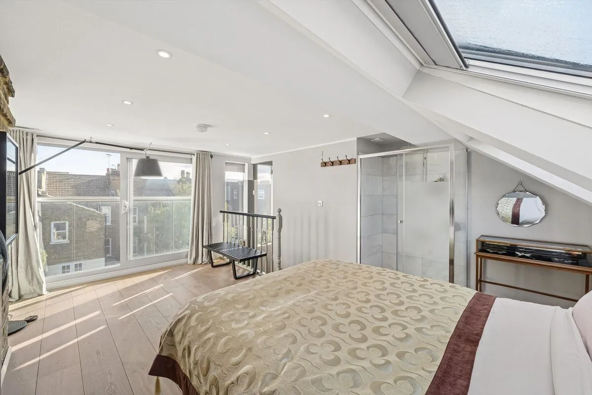 Cochrane Road, London, SW19, photo 17