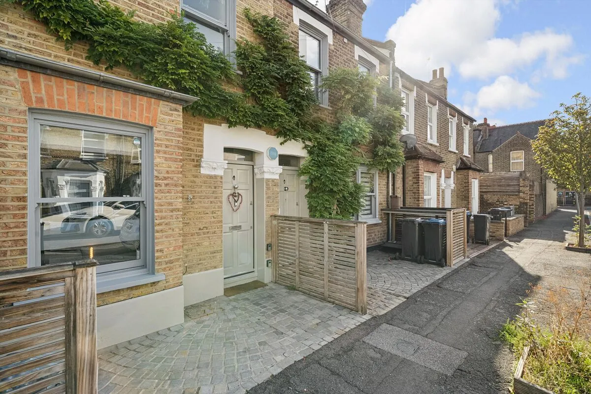 Cochrane Road, London, SW19, photo 21