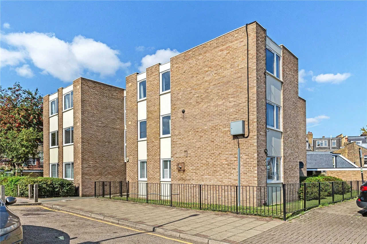 Hanson Close, London, SW12, photo 9