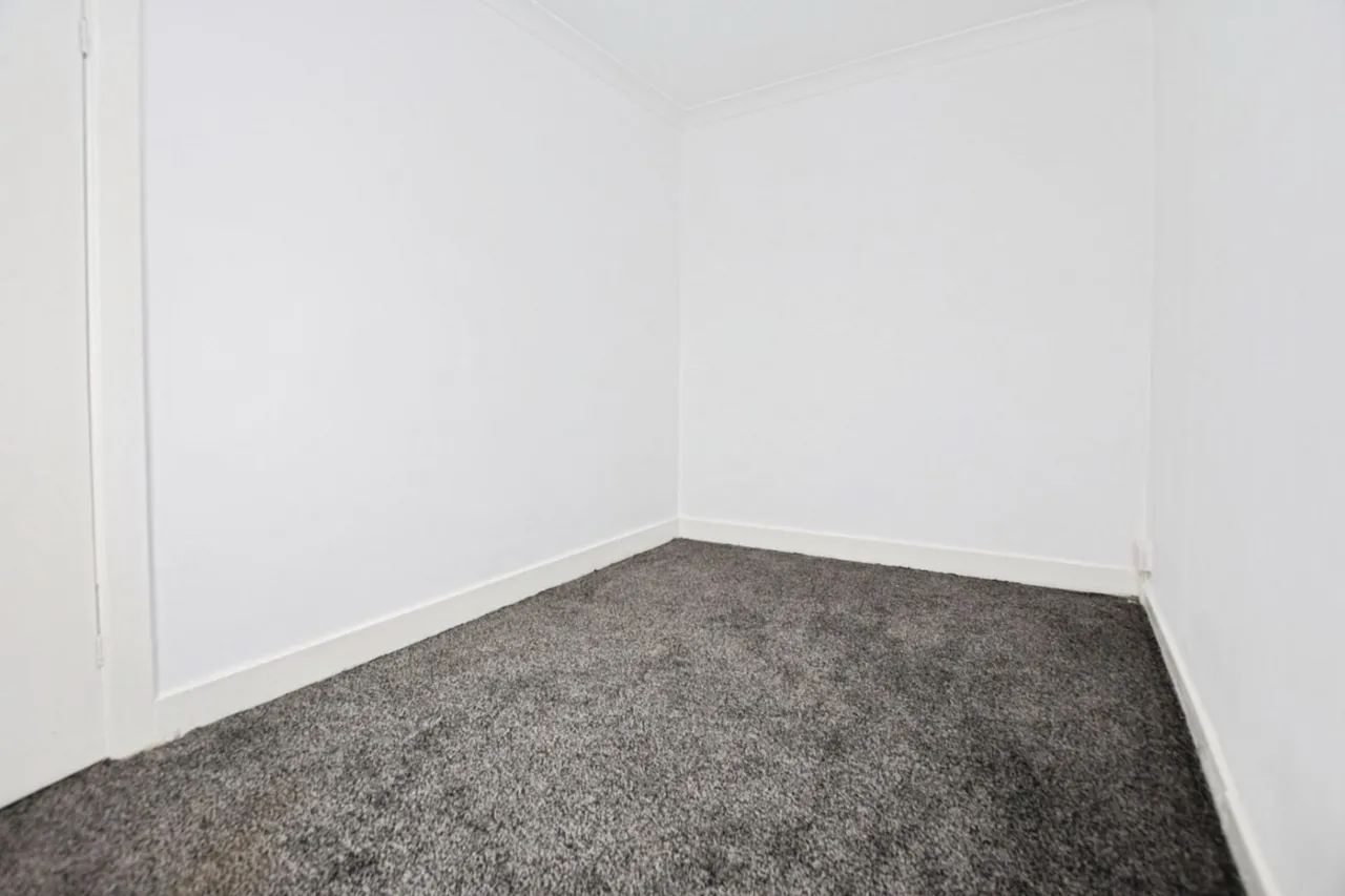 Whalebone Lane South, Dagenham, RM8, photo 6