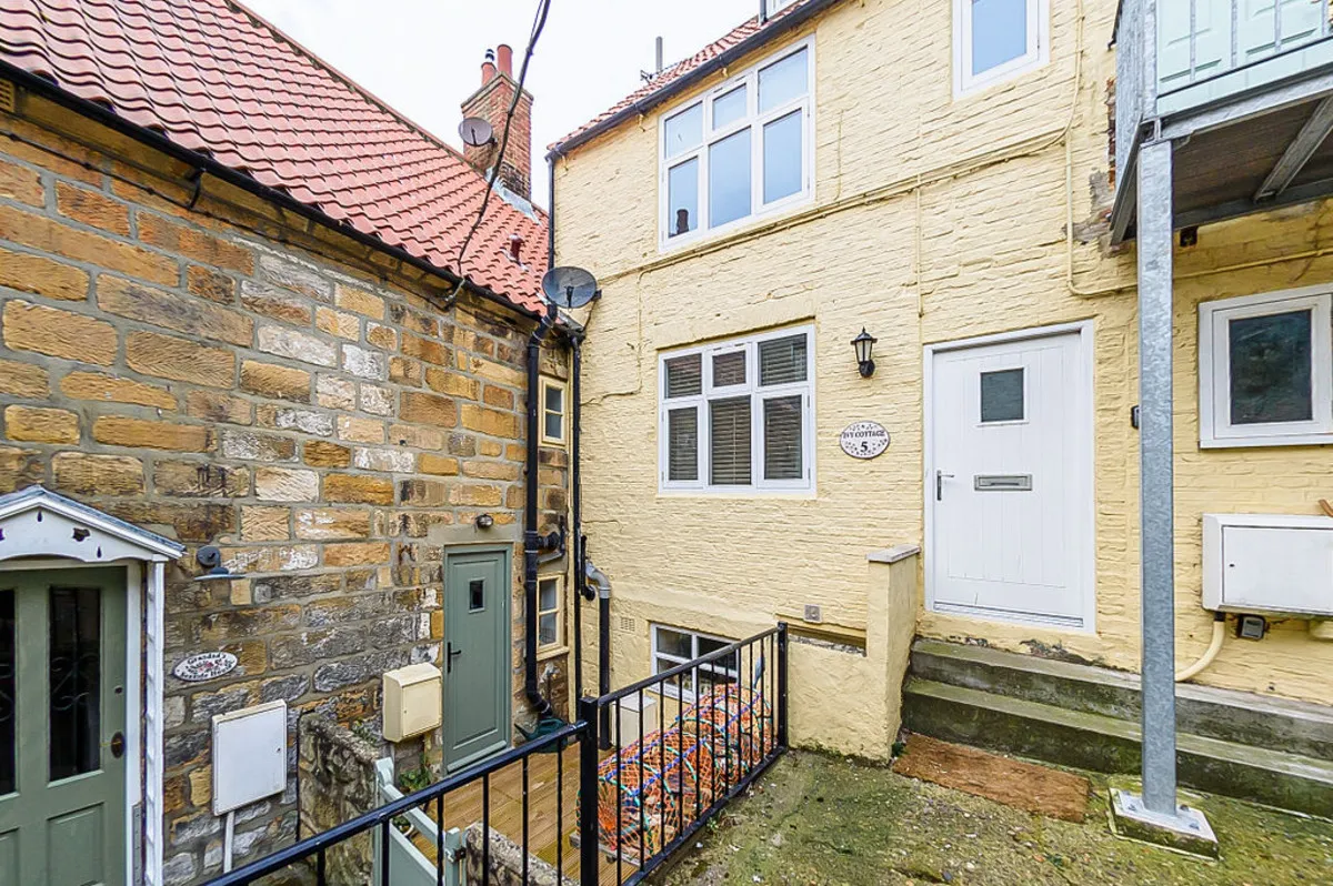 Whitby, YO22, photo 36