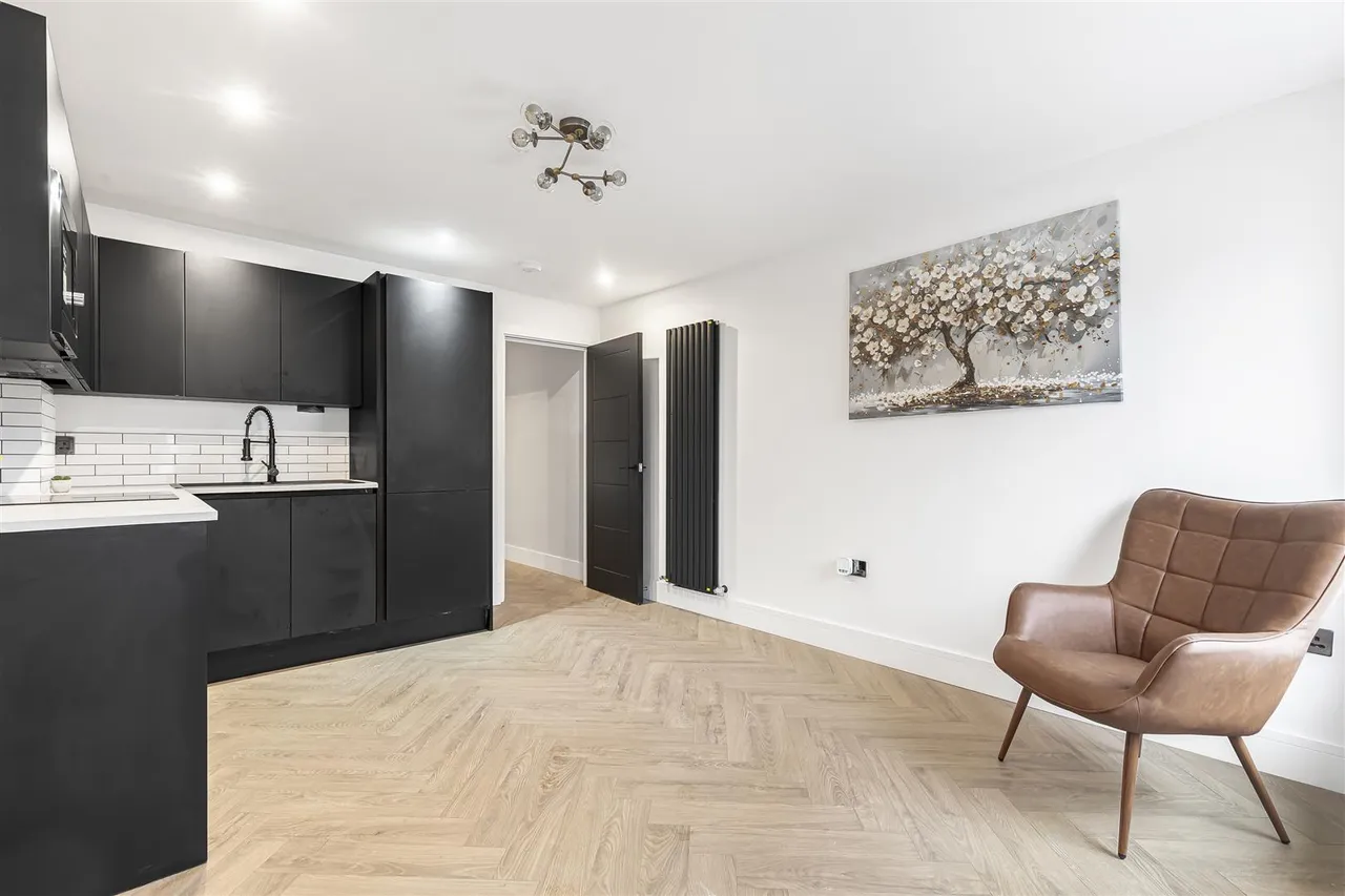 Upper Richmond Road West, East Sheen, SW14, photo 2